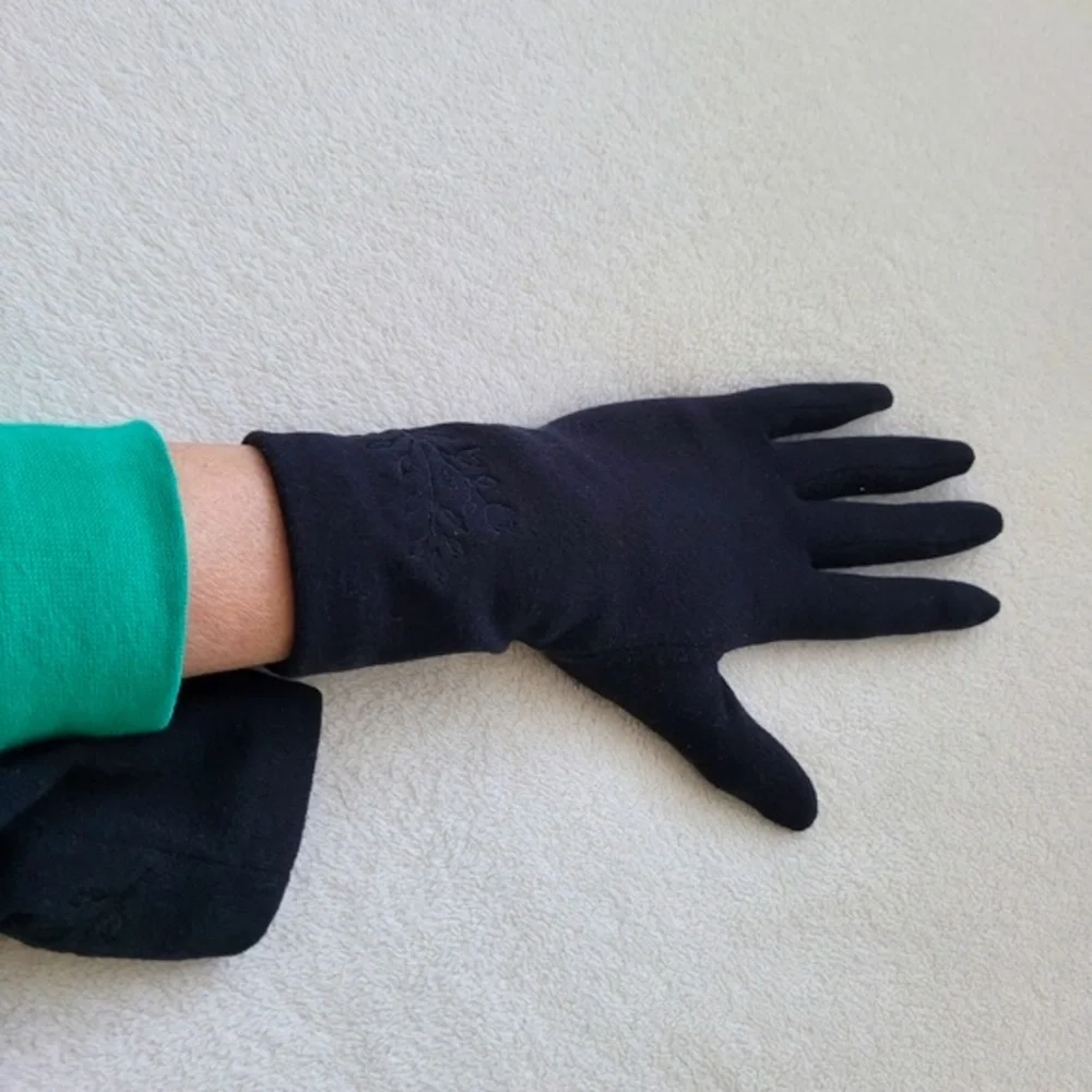 ECHO | Vintage Embroidered Black-on-Black Floral Gloves NEW Small